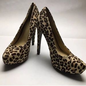 Kelsi Dagger 7.5  pumps.